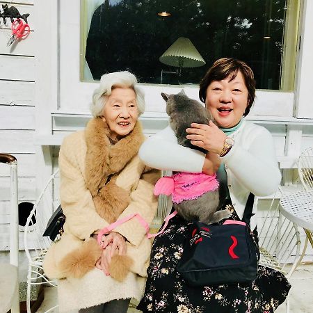 Mt Fuji Cat&Dog&Spa pension Blue Poppy Fujikawaguchiko Bagian luar foto